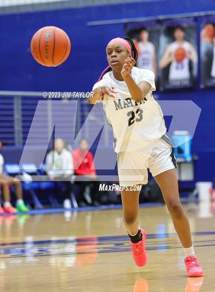 Thumbnail 2 in Martin vs. Rider (Weatherford Raising Cane Christmas Classic) photogallery.