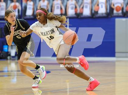 Thumbnail 3 in Martin vs. Rider (Weatherford Raising Cane Christmas Classic) photogallery.