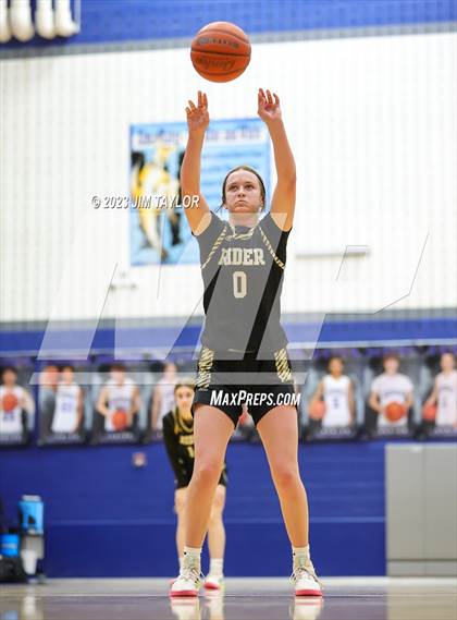Thumbnail 1 in Martin vs. Rider (Weatherford Raising Cane Christmas Classic) photogallery.