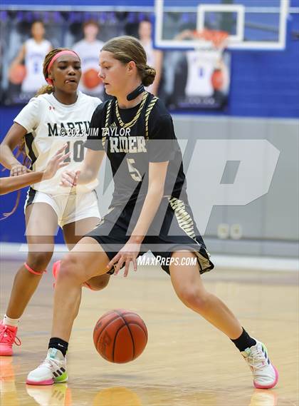 Thumbnail 3 in Martin vs. Rider (Weatherford Raising Cane Christmas Classic) photogallery.