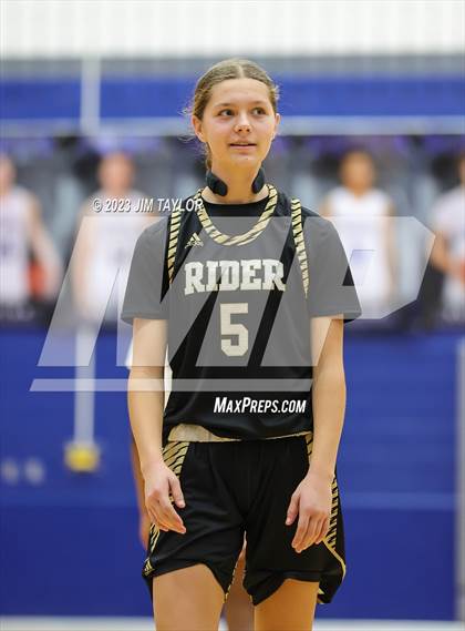 Thumbnail 2 in Martin vs. Rider (Weatherford Raising Cane Christmas Classic) photogallery.