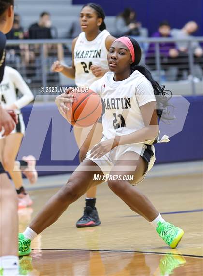 Thumbnail 2 in Martin vs. Rider (Weatherford Raising Cane Christmas Classic) photogallery.