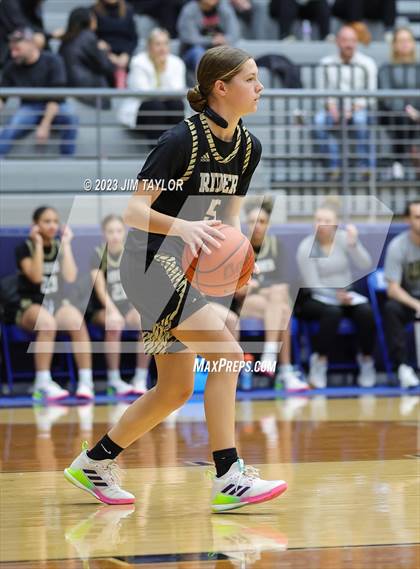 Thumbnail 3 in Martin vs. Rider (Weatherford Raising Cane Christmas Classic) photogallery.