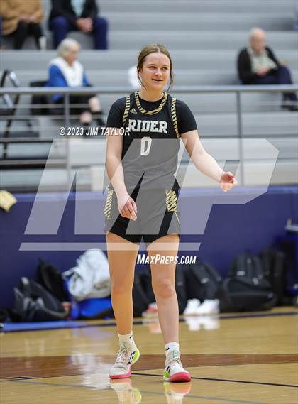 Thumbnail 3 in Martin vs. Rider (Weatherford Raising Cane Christmas Classic) photogallery.