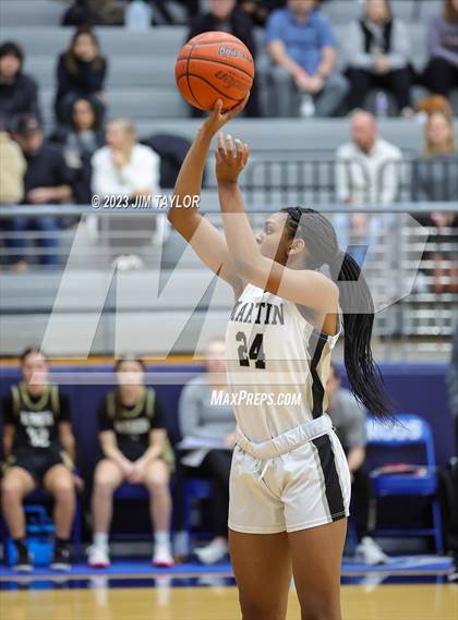 Thumbnail 1 in Martin vs. Rider (Weatherford Raising Cane Christmas Classic) photogallery.