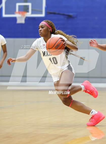 Thumbnail 3 in Martin vs. Rider (Weatherford Raising Cane Christmas Classic) photogallery.