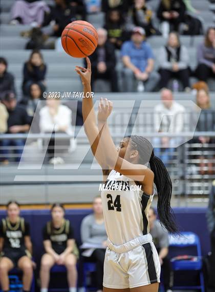 Thumbnail 2 in Martin vs. Rider (Weatherford Raising Cane Christmas Classic) photogallery.