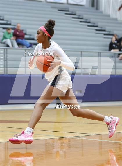 Thumbnail 1 in Martin vs. Rider (Weatherford Raising Cane Christmas Classic) photogallery.