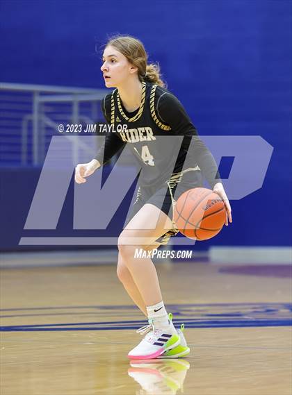 Thumbnail 3 in Martin vs. Rider (Weatherford Raising Cane Christmas Classic) photogallery.