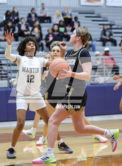 Thumbnail 2 in Martin vs. Rider (Weatherford Raising Cane Christmas Classic) photogallery.