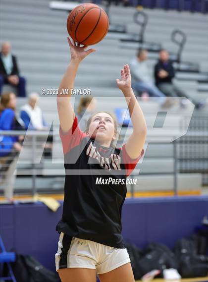 Thumbnail 2 in Martin vs. Rider (Weatherford Raising Cane Christmas Classic) photogallery.