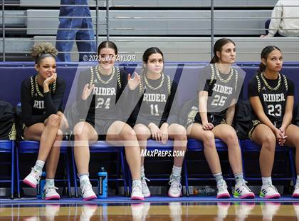 Thumbnail 2 in Martin vs. Rider (Weatherford Raising Cane Christmas Classic) photogallery.