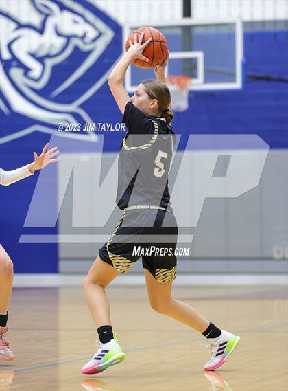 Thumbnail 2 in Martin vs. Rider (Weatherford Raising Cane Christmas Classic) photogallery.