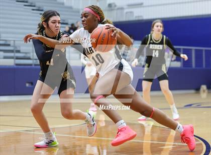 Thumbnail 2 in Martin vs. Rider (Weatherford Raising Cane Christmas Classic) photogallery.
