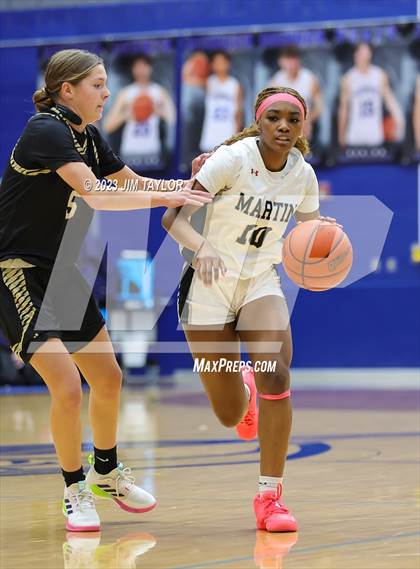 Thumbnail 2 in Martin vs. Rider (Weatherford Raising Cane Christmas Classic) photogallery.