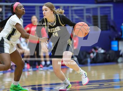 Thumbnail 1 in Martin vs. Rider (Weatherford Raising Cane Christmas Classic) photogallery.