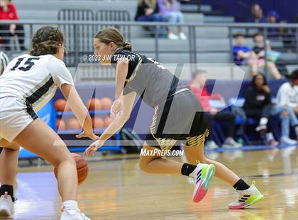 Thumbnail 3 in Martin vs. Rider (Weatherford Raising Cane Christmas Classic) photogallery.