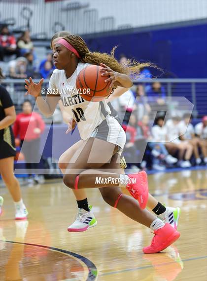 Thumbnail 3 in Martin vs. Rider (Weatherford Raising Cane Christmas Classic) photogallery.