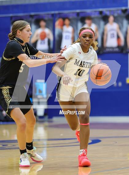 Thumbnail 1 in Martin vs. Rider (Weatherford Raising Cane Christmas Classic) photogallery.