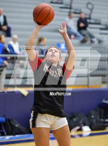 Thumbnail 1 in Martin vs. Rider (Weatherford Raising Cane Christmas Classic) photogallery.