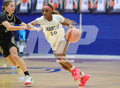 Thumbnail 3 in Martin vs. Rider (Weatherford Raising Cane Christmas Classic) photogallery.