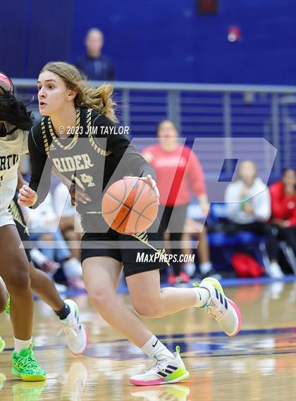 Thumbnail 1 in Martin vs. Rider (Weatherford Raising Cane Christmas Classic) photogallery.