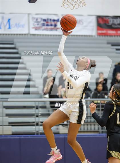 Thumbnail 1 in Martin vs. Rider (Weatherford Raising Cane Christmas Classic) photogallery.