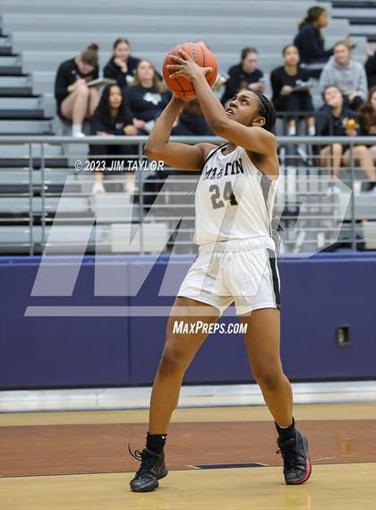Thumbnail 2 in Martin vs. Rider (Weatherford Raising Cane Christmas Classic) photogallery.