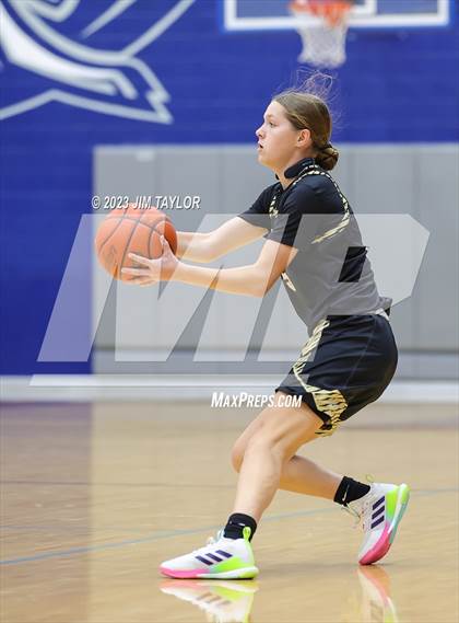 Thumbnail 2 in Martin vs. Rider (Weatherford Raising Cane Christmas Classic) photogallery.