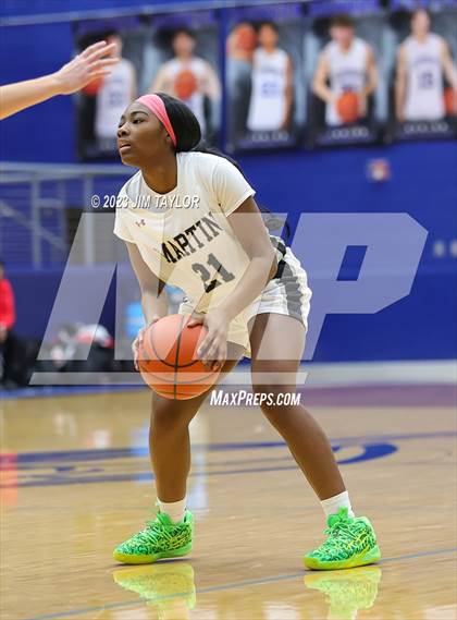 Thumbnail 1 in Martin vs. Rider (Weatherford Raising Cane Christmas Classic) photogallery.