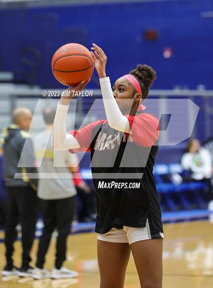 Thumbnail 3 in Martin vs. Rider (Weatherford Raising Cane Christmas Classic) photogallery.