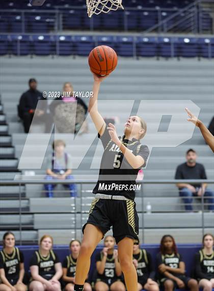 Thumbnail 1 in Martin vs. Rider (Weatherford Raising Cane Christmas Classic) photogallery.