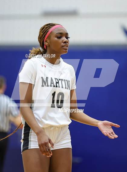 Thumbnail 3 in Martin vs. Rider (Weatherford Raising Cane Christmas Classic) photogallery.