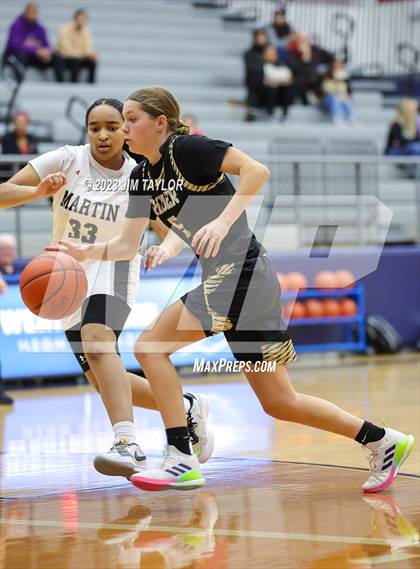 Thumbnail 3 in Martin vs. Rider (Weatherford Raising Cane Christmas Classic) photogallery.