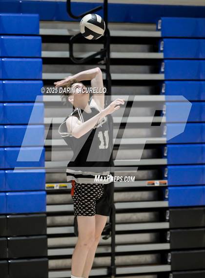 Thumbnail 2 in Brophy College Prep vs. Mountain View (Wolf Howl Tournament) photogallery.