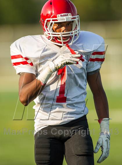 Thumbnail 3 in St. Mary Prep vs. Oak Park photogallery.