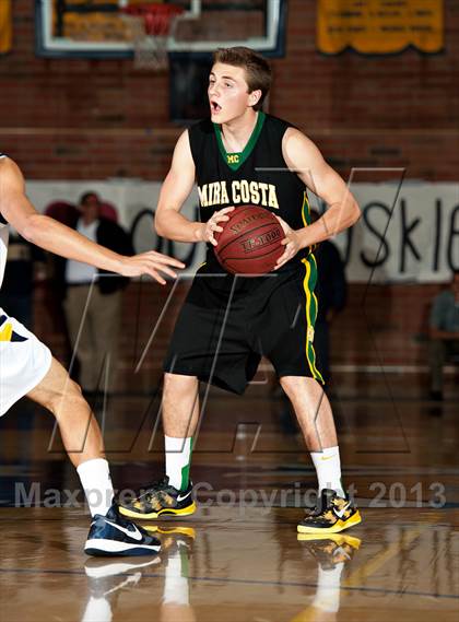 Thumbnail 3 in Mira Costa @ JW North (CIF SS D2AA Semifinal) photogallery.