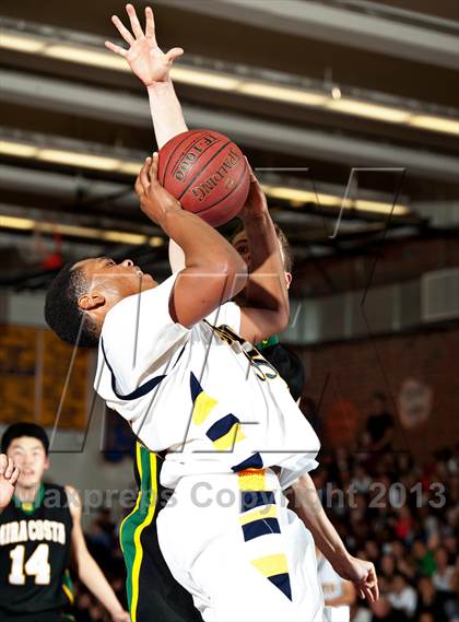 Thumbnail 3 in Mira Costa @ JW North (CIF SS D2AA Semifinal) photogallery.