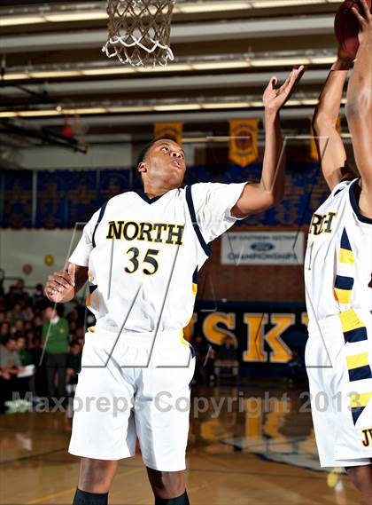 Thumbnail 3 in Mira Costa @ JW North (CIF SS D2AA Semifinal) photogallery.