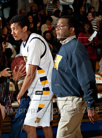 Thumbnail 3 in Mira Costa @ JW North (CIF SS D2AA Semifinal) photogallery.