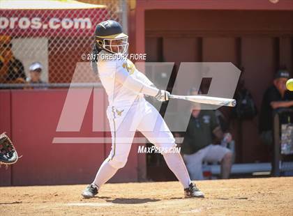 Thumbnail 2 in King/Drew vs. Hamilton (CIF LACS D2 Final) photogallery.