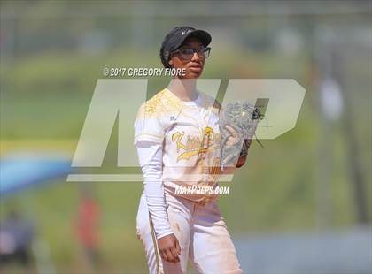 Thumbnail 2 in King/Drew vs. Hamilton (CIF LACS D2 Final) photogallery.