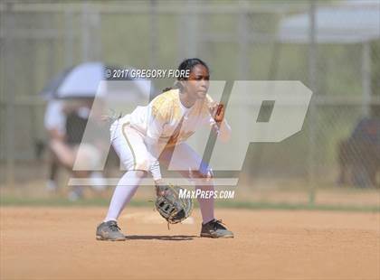 Thumbnail 1 in King/Drew vs. Hamilton (CIF LACS D2 Final) photogallery.