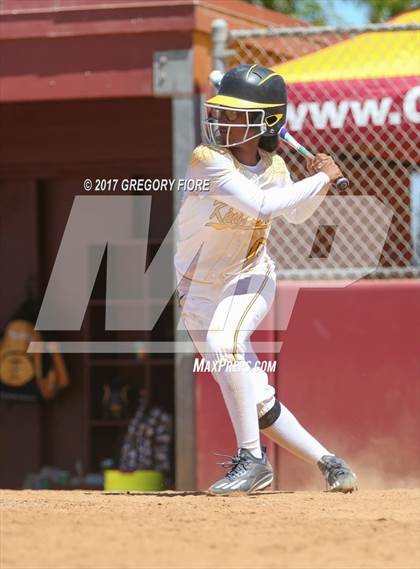 Thumbnail 2 in King/Drew vs. Hamilton (CIF LACS D2 Final) photogallery.