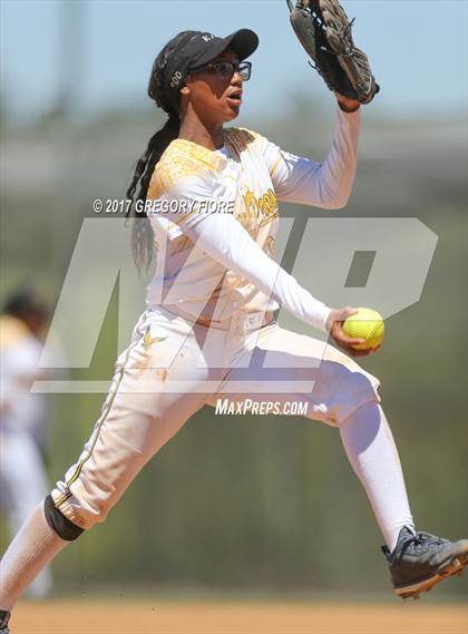 Thumbnail 1 in King/Drew vs. Hamilton (CIF LACS D2 Final) photogallery.