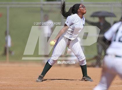 Thumbnail 2 in King/Drew vs. Hamilton (CIF LACS D2 Final) photogallery.