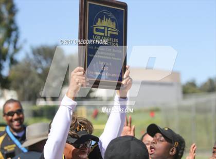 Thumbnail 1 in King/Drew vs. Hamilton (CIF LACS D2 Final) photogallery.