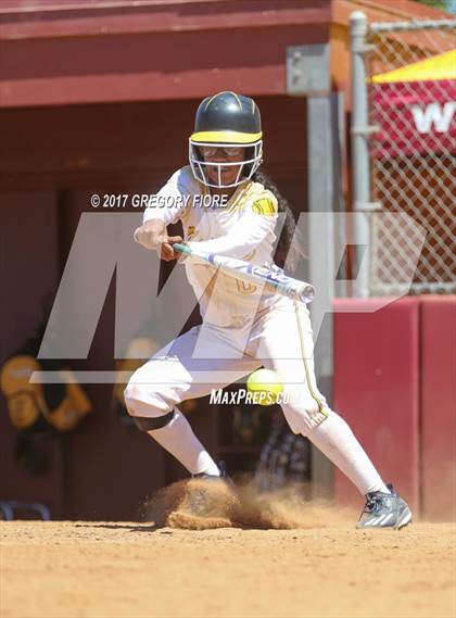 Thumbnail 3 in King/Drew vs. Hamilton (CIF LACS D2 Final) photogallery.
