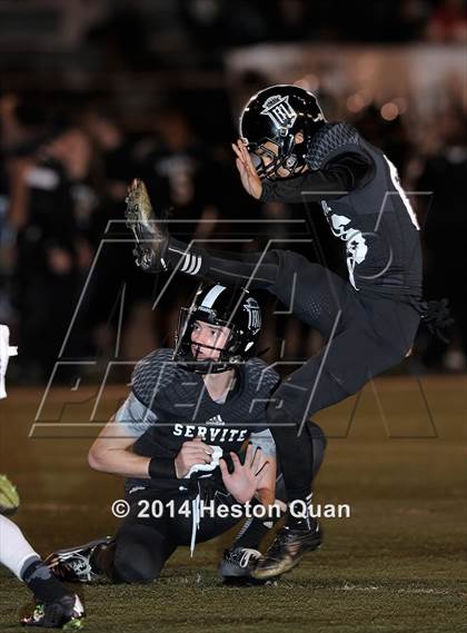Thumbnail 1 in St. John Bosco vs. Servite photogallery.