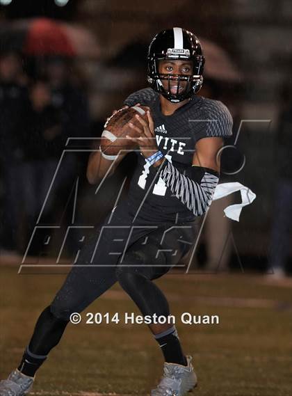 Thumbnail 1 in St. John Bosco vs. Servite photogallery.